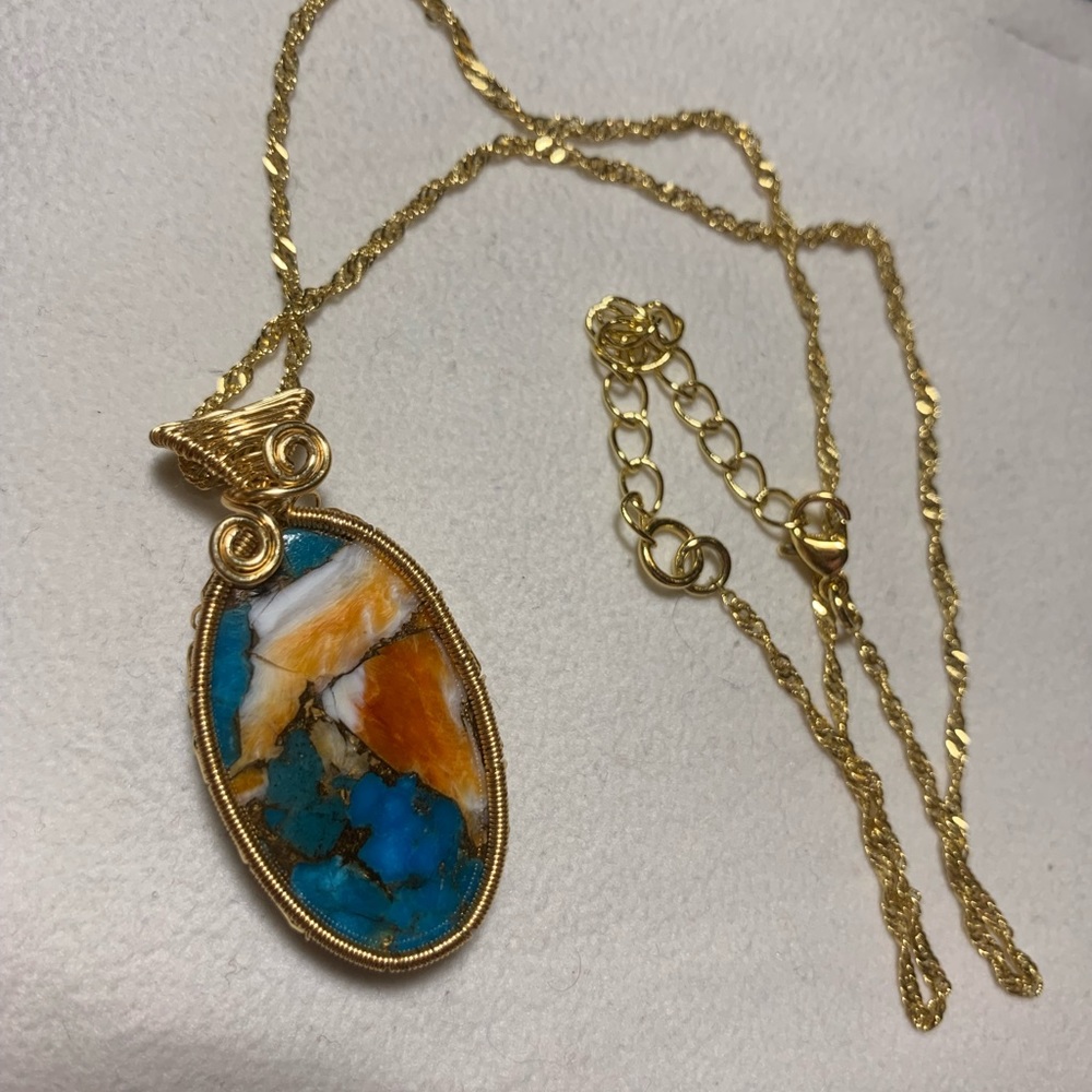 *BRAND NEW* Oyster Copper Turquoise Stone Wire Wrapped Necklace